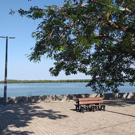 O Paraiso E Aqui Abrolhos - Suite Privativa, Cama De Casal, Ar Condicionado E Tv - Cafe Da Manha De Frente Para O Mar 卡拉韦拉斯 外观 照片